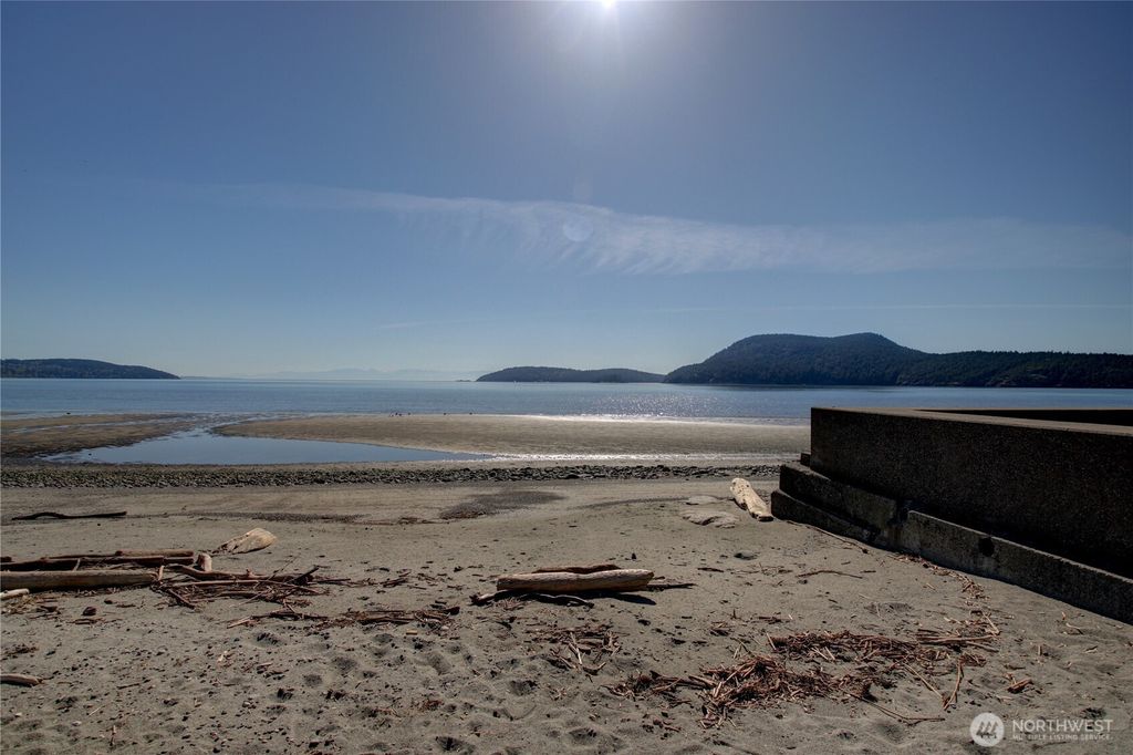 Photo of 4607 Anaco Beach Road, Anacortes, WA 98221 (MLS # 2504614)