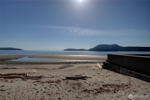 Photo of 4607 Anaco Beach Road, Anacortes, WA 98221 (MLS # 2504614)