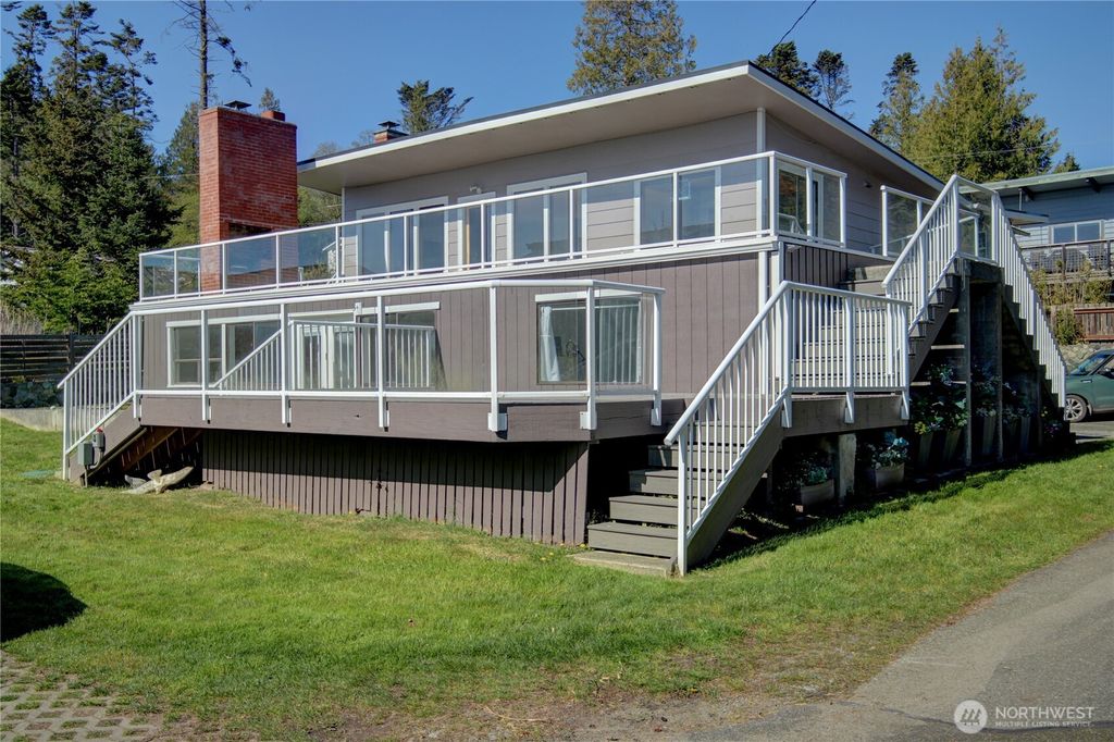 Photo of 4607 Anaco Beach Road, Anacortes, WA 98221 (MLS # 2504614)