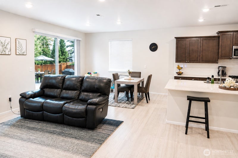 8221 285th Place NW