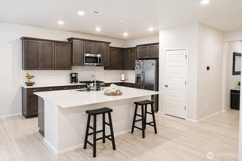 8221 285th Place NW