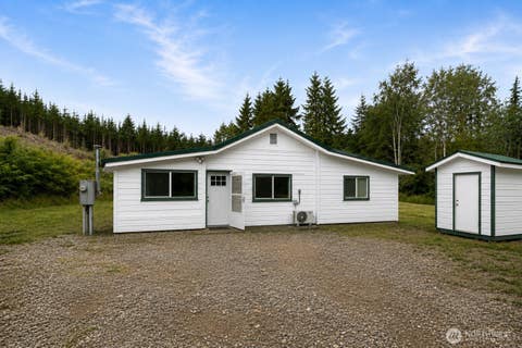Photo of 1929 US HWY 101, Hoquiam, WA 98550 (MLS # 2560452)