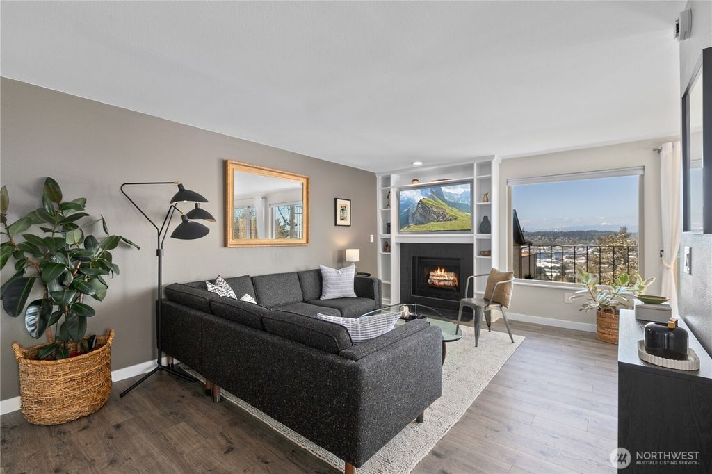 Photo of 4511 Greenwood Avenue N #6, Seattle, WA 98103 (MLS # 2513726)