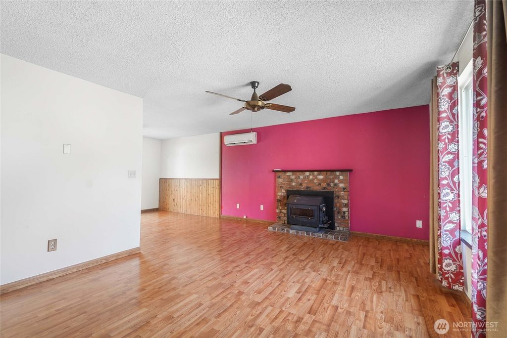 Photo of 6115 57th Drive NE, Marysville, WA 98270 (MLS # 2410020)