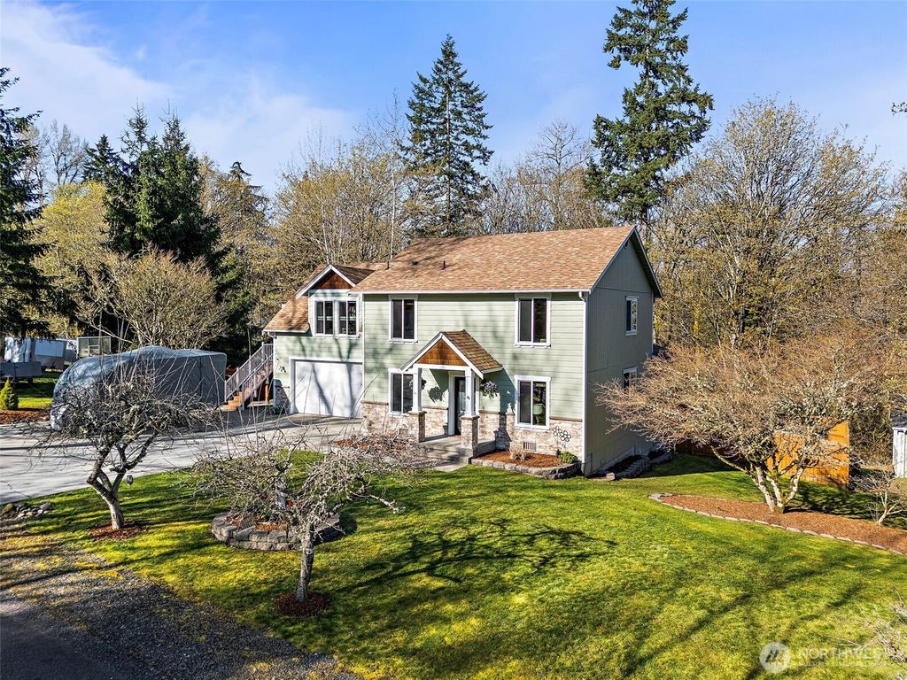 Photo of 1312 203rd Avenue E, Lake Tapps, WA 98391 (MLS # 2498496)