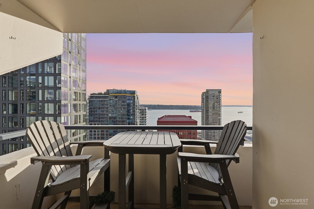 Photo of 2100 3rd Avenue #2601, Seattle, WA 98121 (MLS # 2585763)