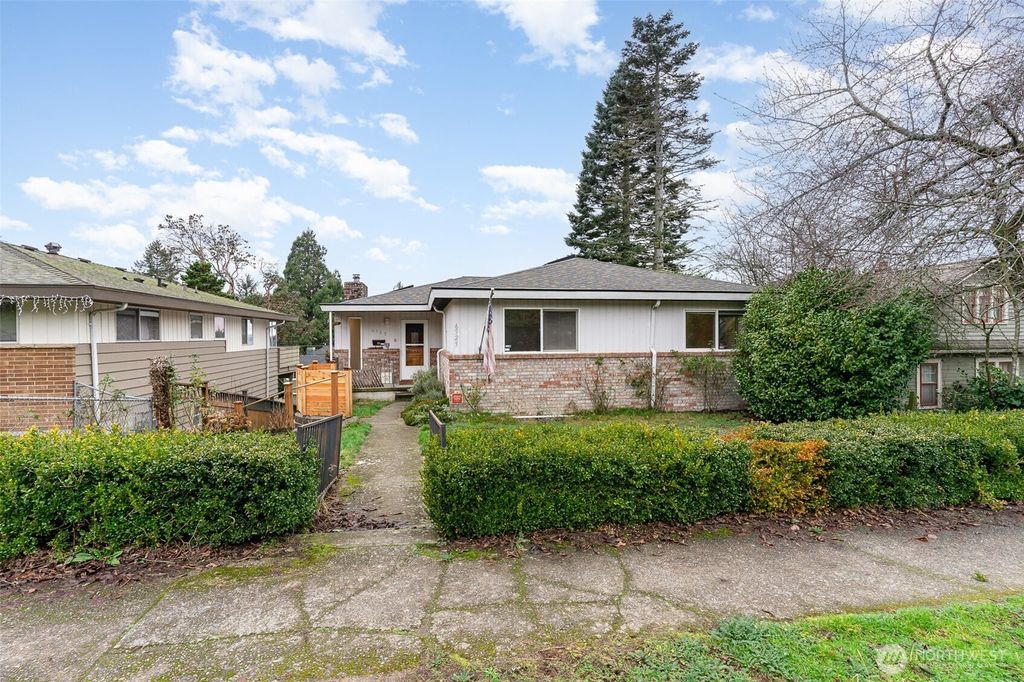 Photo of 6525 39th Avenue SW, Seattle, WA 98136 (MLS # 2459046)