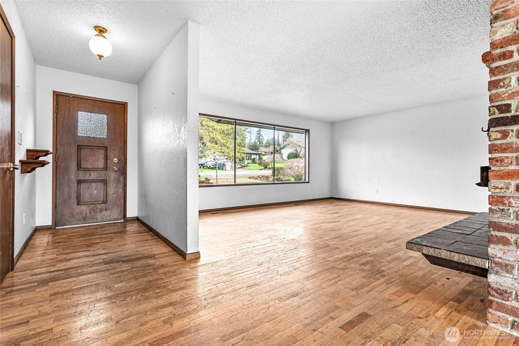 Photo of 2109 Ontario Street, Bellingham, WA 98229 (MLS # 2465059)