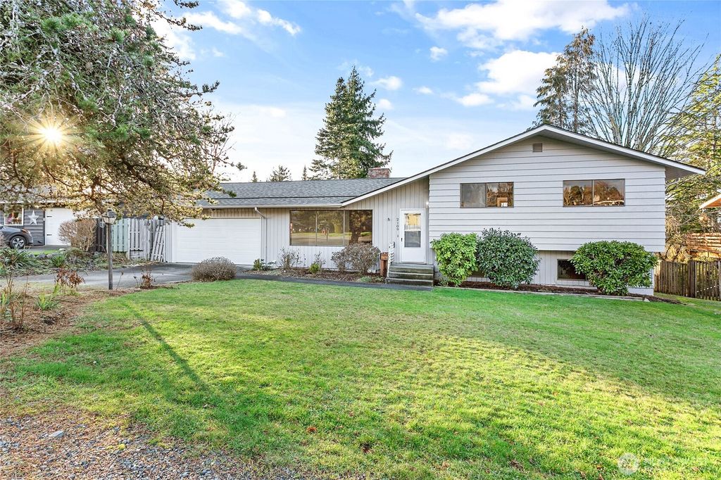Photo of 2109 Ontario Street, Bellingham, WA 98229 (MLS # 2465059)