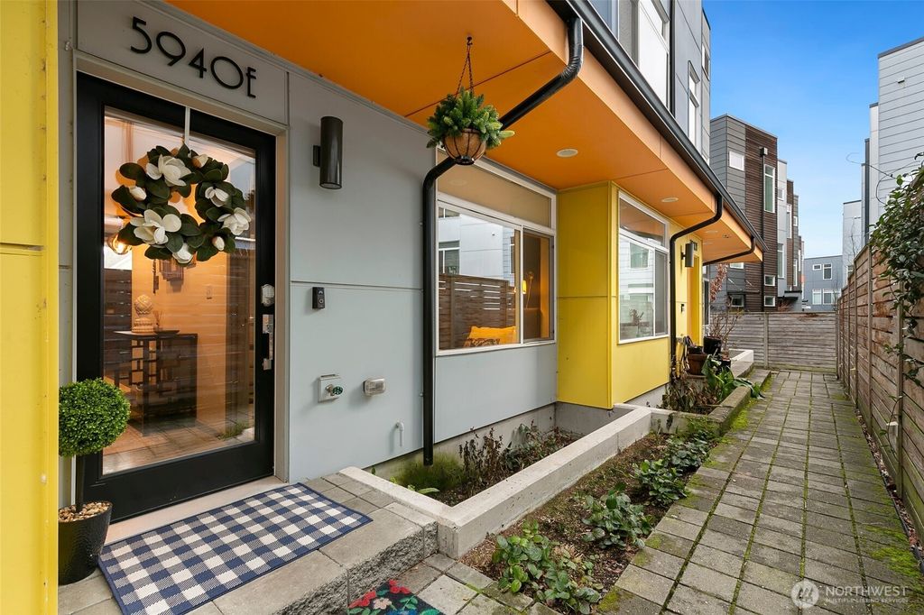 Photo of 5940 36th Avenue S #E, Seattle, WA 98118 (MLS # 2334368)