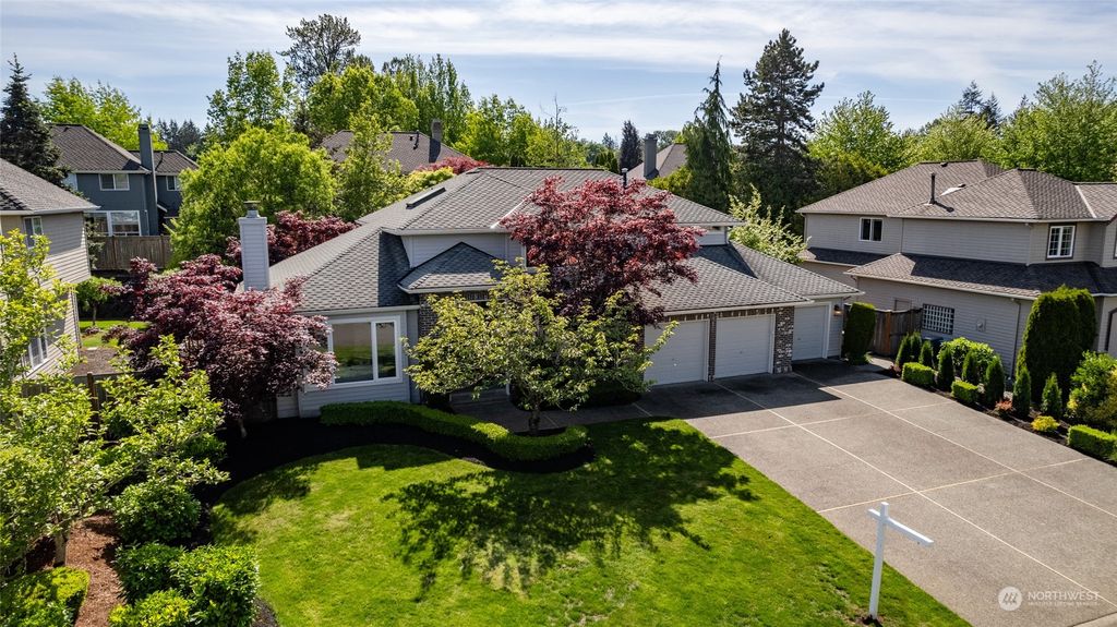 Photo of 2213 275th Court SE, Sammamish, WA 98075 (MLS # 2237885)