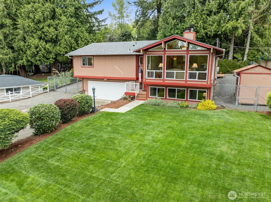 Photo of 20222 SE 152nd Street, Renton, WA 98059 (MLS # 2364533)