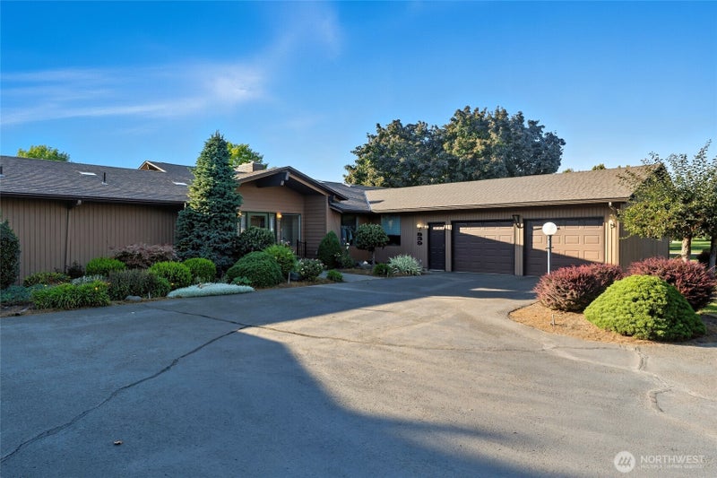 839 Country Club Road