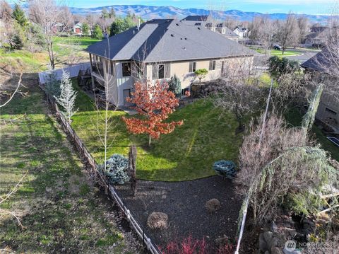 Photo of 2049 Stillwater Drive, Walla Walla, WA 99362 (MLS # 2481403)