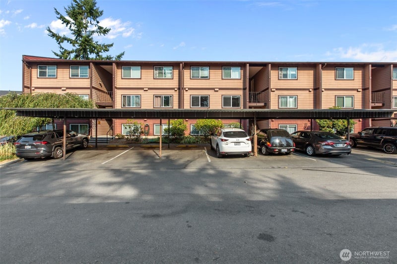 17430 Ambaum Boulevard S 8