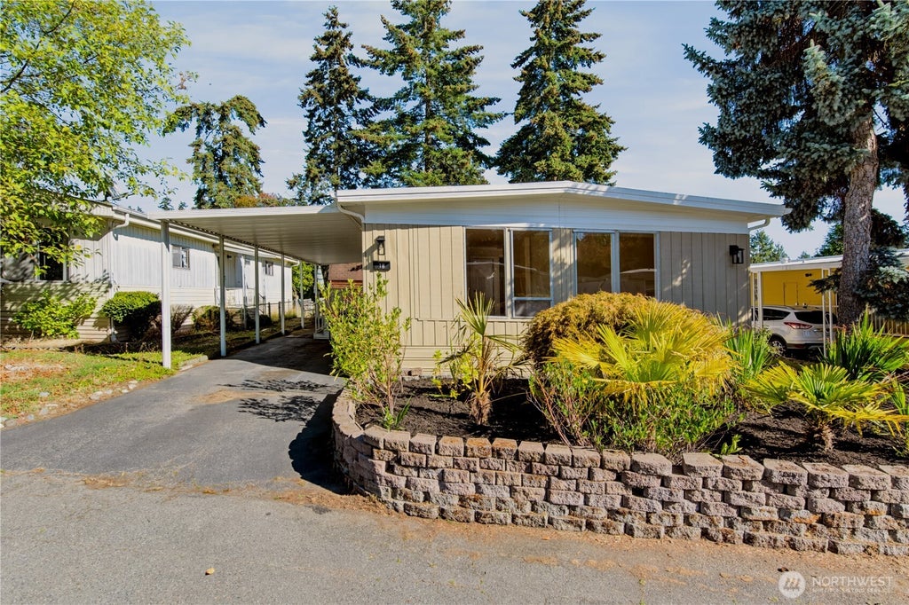Photo of 5220 SW 176th Street #18, Lynnwood, WA 98037 (MLS # 2591060)