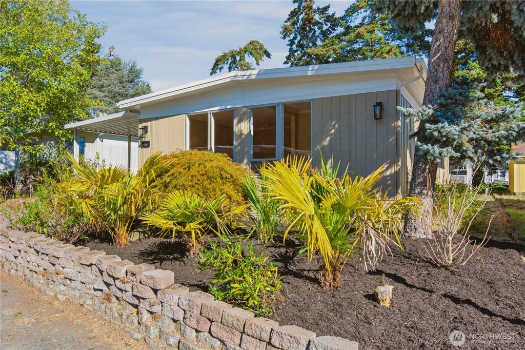 Photo of 5220 SW 176th Street #18, Lynnwood, WA 98037 (MLS # 2591060)