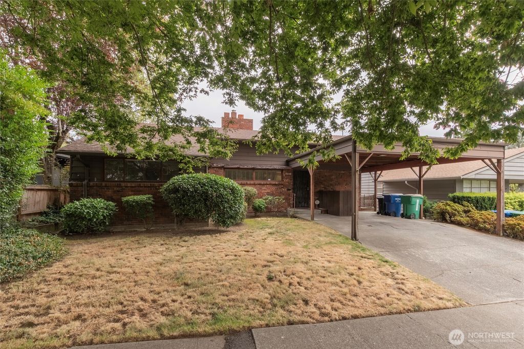 Photo of 7210 Seward Park Avenue S, Seattle, WA 98118 (MLS # 2445281)
