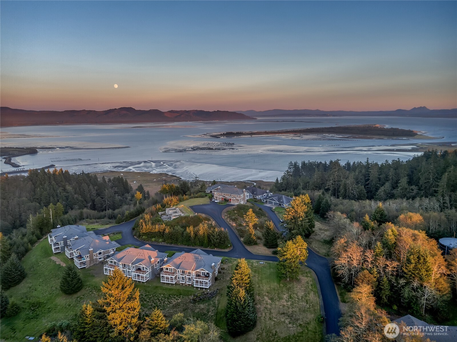 3224 Overlook Loop