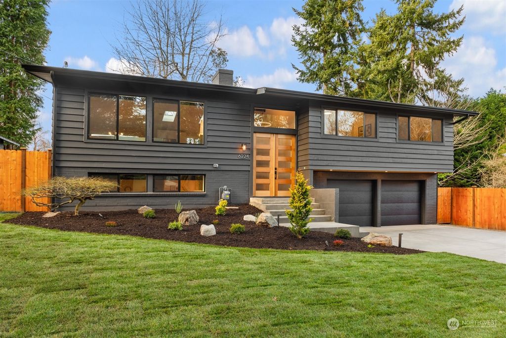 Photo of 6224 NE 154th Street, Kenmore, WA 98028 (MLS # 2206705)