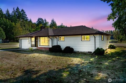 Photo of 122 Armstrong Road, Chehalis, WA 98532 (MLS # 2441999)