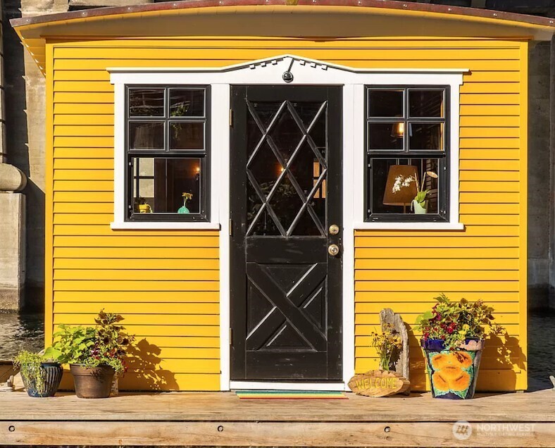 3304 Fuhrman Avenue E 10