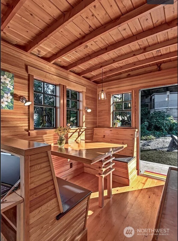 3304 Fuhrman Avenue E 10