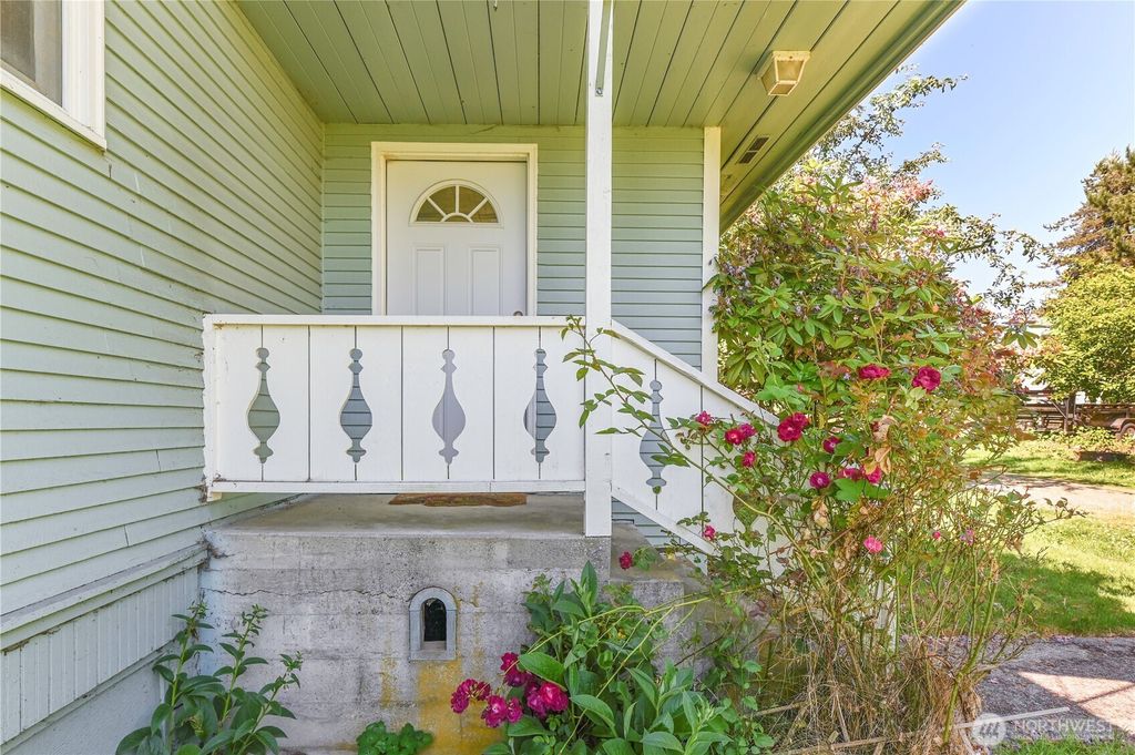 Photo of 7029 Riverview Road Rd, Snohomish, WA 98290 (MLS # 2389626)