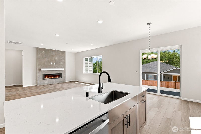 324 N 55th Street 32