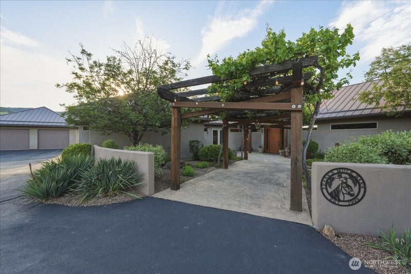 825 Hawks Meadow Road