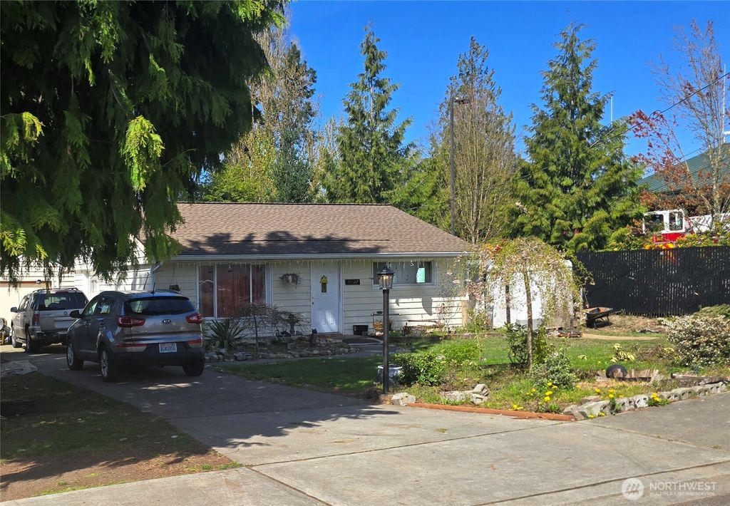 Photo of 17027 37th Avenue S, SeaTac, WA 98188 (MLS # 2369260)