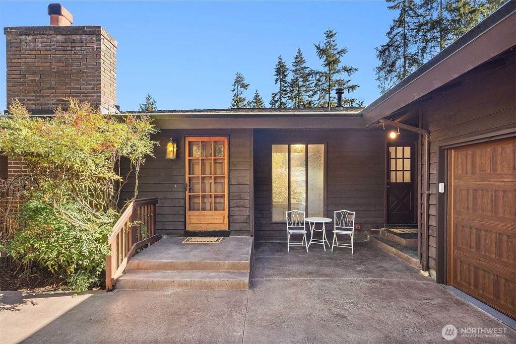 Photo of 2810 177th Avenue NE, Redmond, WA 98052 (MLS # 2334796)