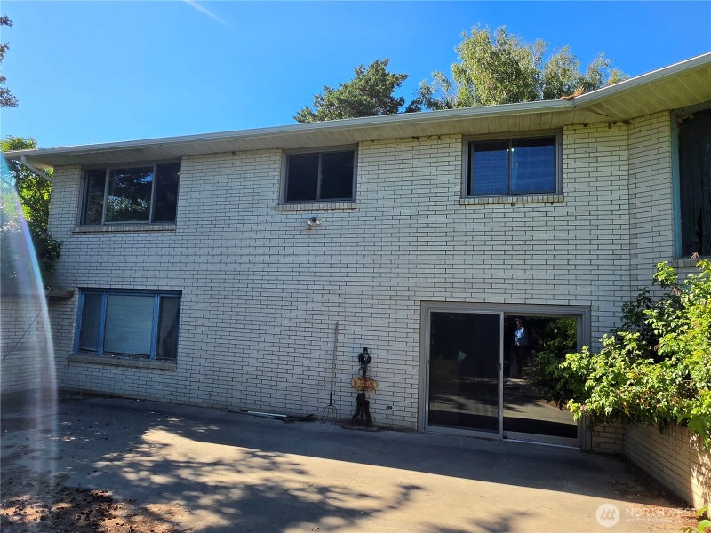 20535 Road 6 SE