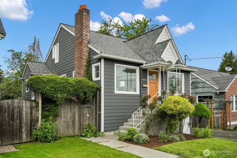 Photo of 4711 51st Avenue S, Seattle, WA 98118 (MLS # 2526996)