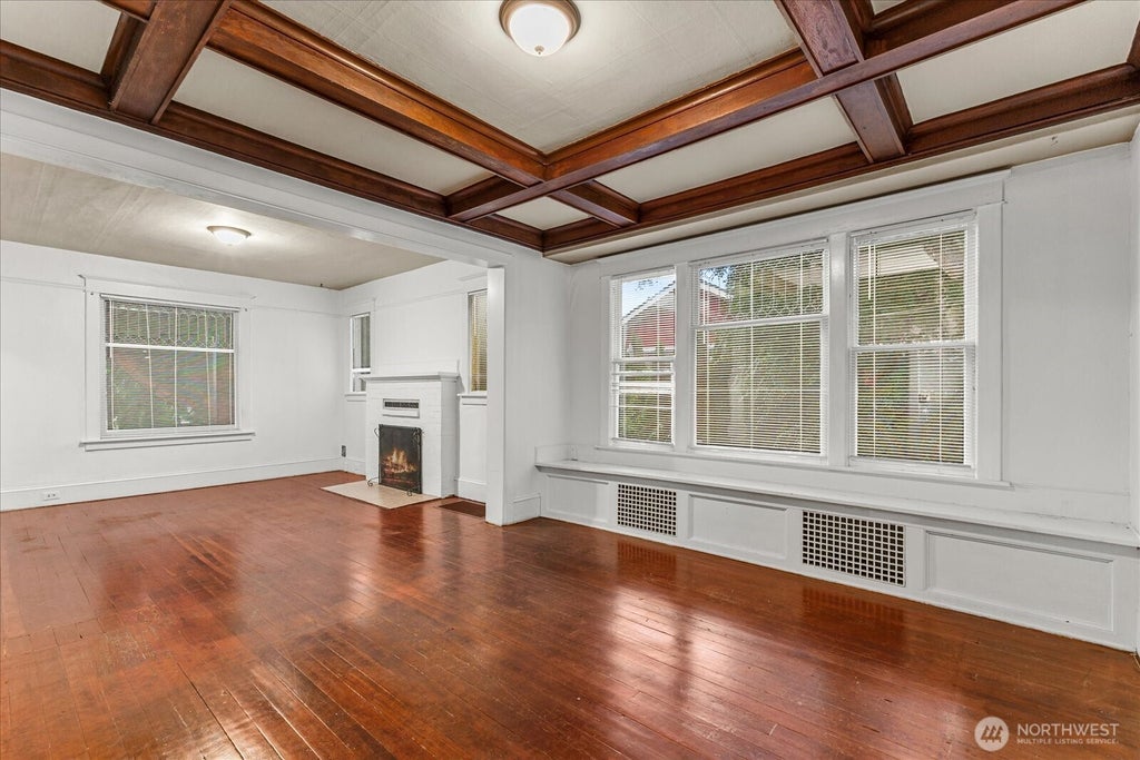 Photo of 108 NE 61st Street, Seattle, WA 98115 (MLS # 2587507)