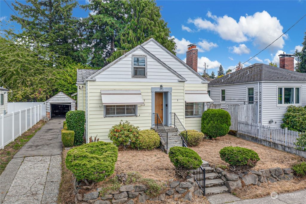 Photo of 8912 5th Avenue NE, Seattle, WA 98115 (MLS # 2164824)