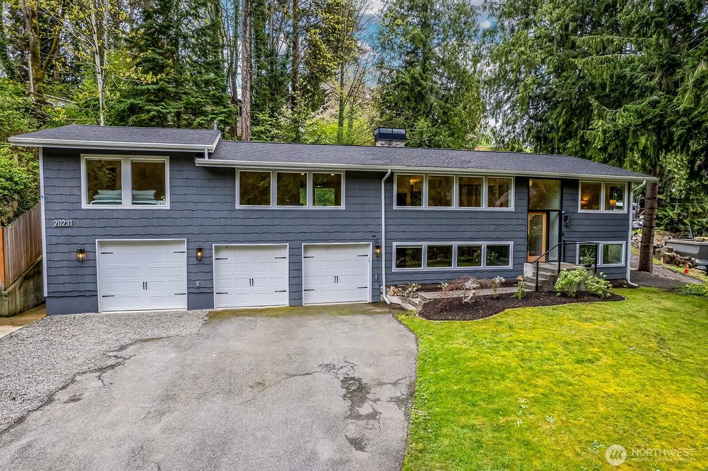 Photo of 20231 37th Avenue NE, Lake Forest Park, WA 98155 (MLS # 2496824)