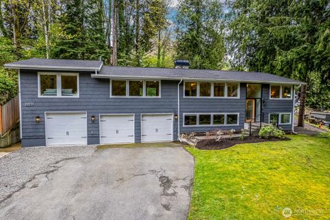 Photo of 20231 37th Avenue NE, Lake Forest Park, WA 98155 (MLS # 2496824)