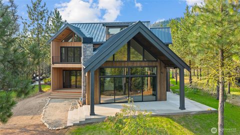 Photo of 831 Gold Leaf Lane, Cle Elum, WA 98922 (MLS # 2401919)