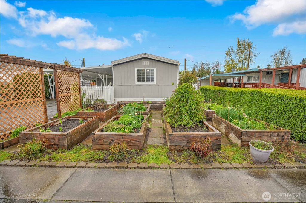 Photo of 1220 NE Knowles Dr Dr, Vancouver, WA 98685 (MLS # 2498136)