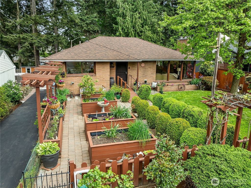 Photo of 12320 3rd Avenue NE, Seattle, WA 98125 (MLS # 2376523)