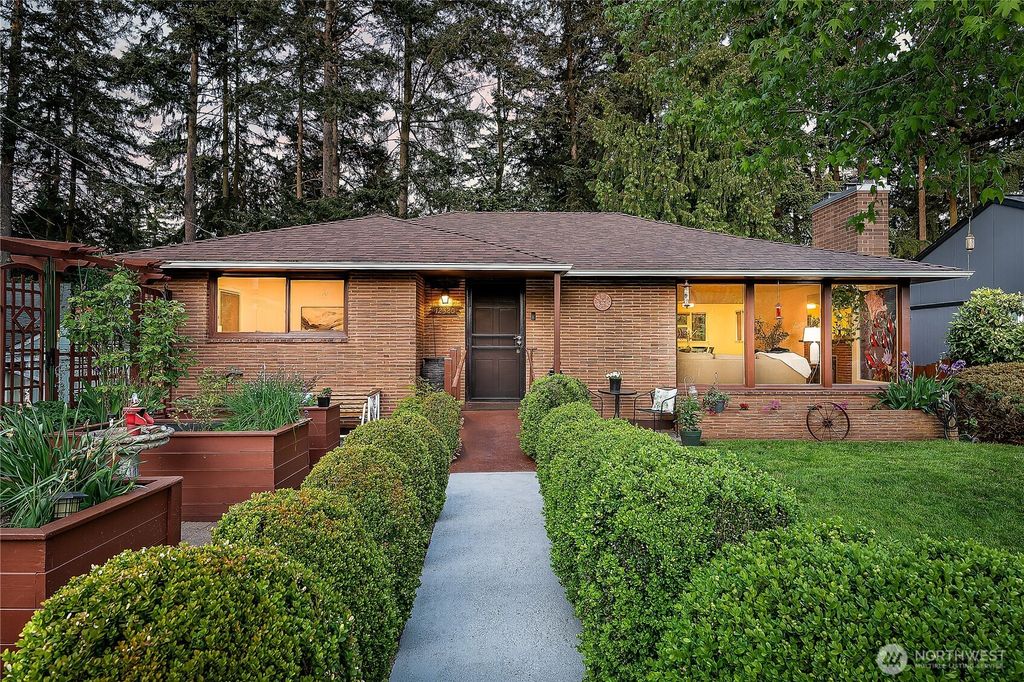 Photo of 12320 3rd Avenue NE, Seattle, WA 98125 (MLS # 2376523)