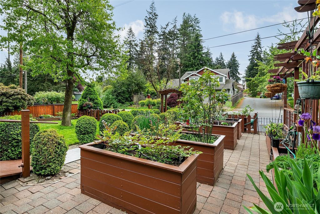 Photo of 12320 3rd Avenue NE, Seattle, WA 98125 (MLS # 2376523)