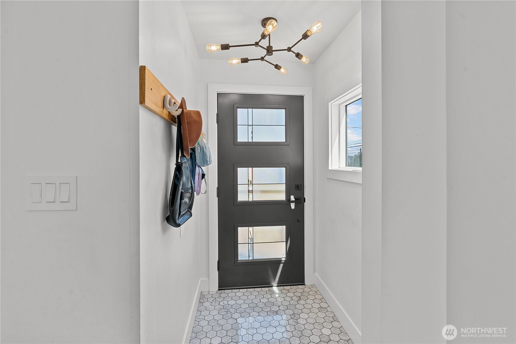 Seattle, Washington 98126, United States, 4 Bedrooms Bedrooms, ,2 BathroomsBathrooms,Residential,Active,177858