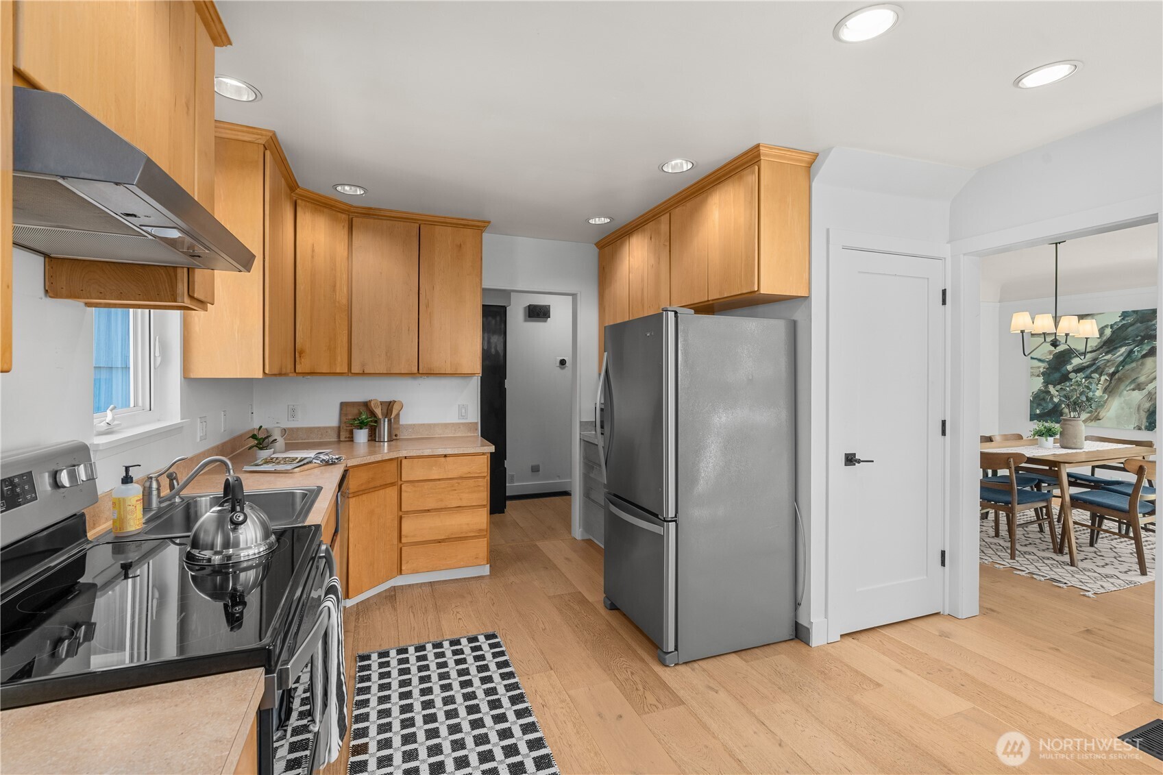 Seattle, Washington 98126, United States, 4 Bedrooms Bedrooms, ,2 BathroomsBathrooms,Residential,Active,177858