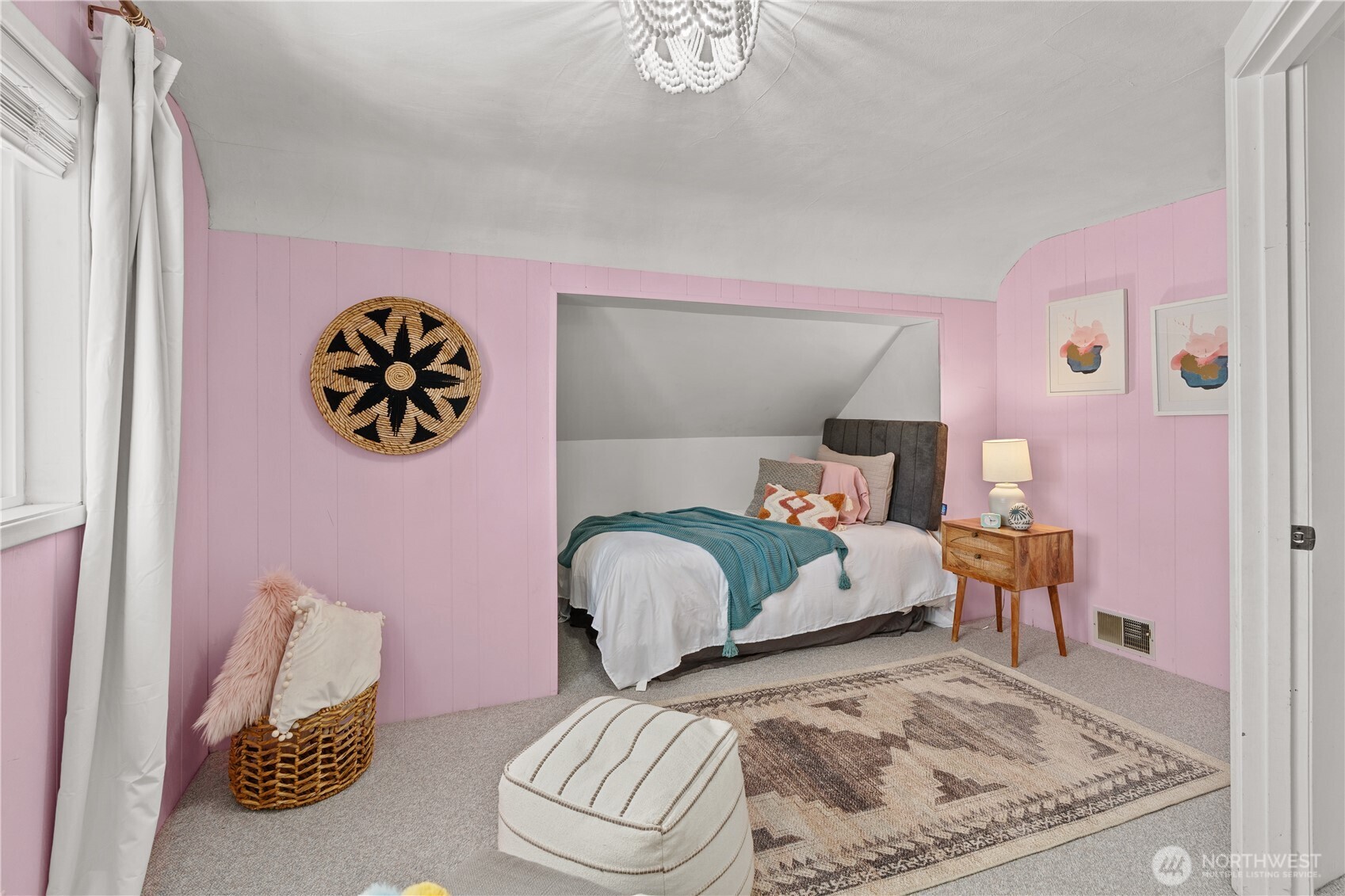 Seattle, Washington 98126, United States, 4 Bedrooms Bedrooms, ,2 BathroomsBathrooms,Residential,Active,177858