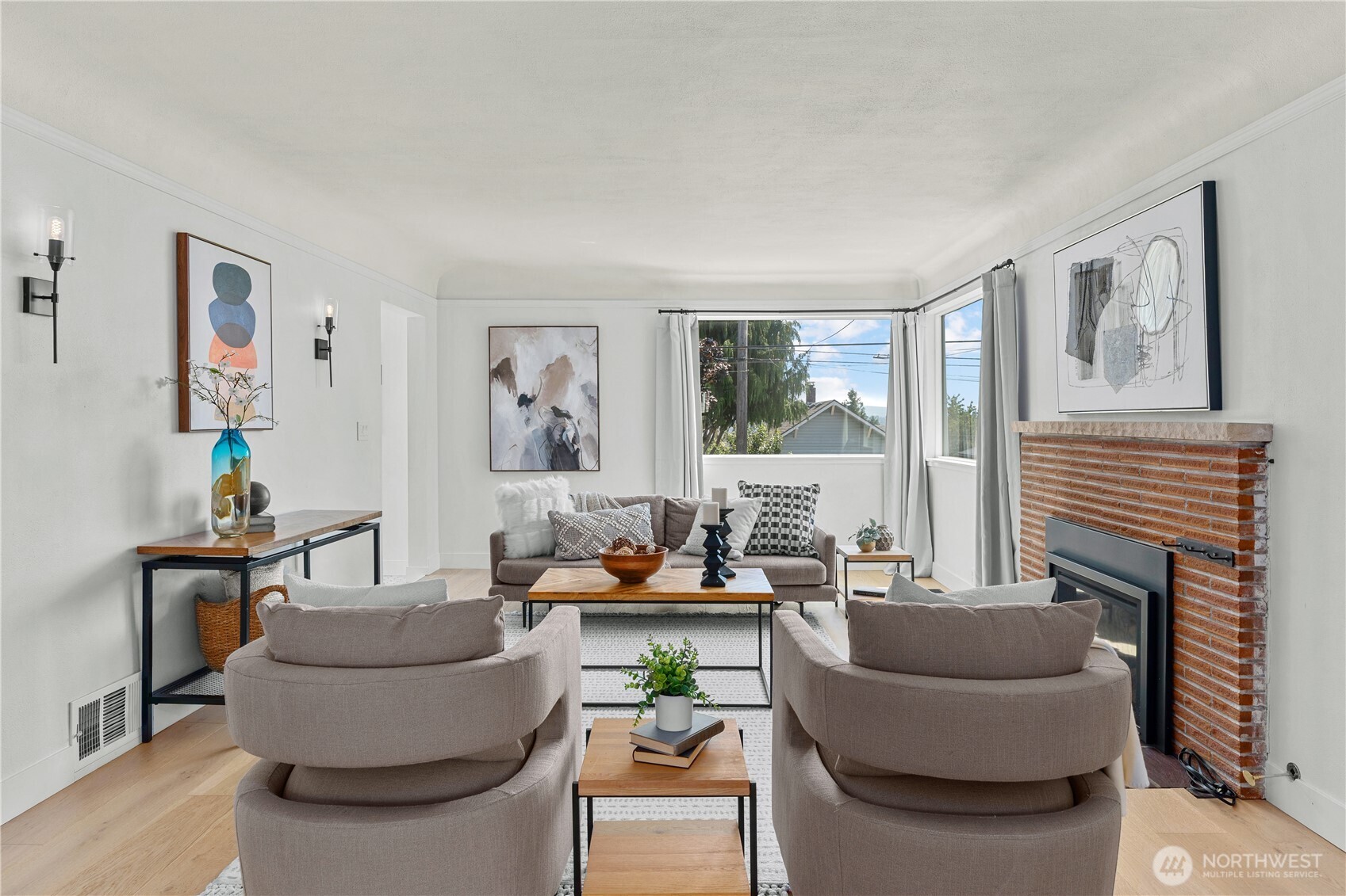 Seattle, Washington 98126, United States, 4 Bedrooms Bedrooms, ,2 BathroomsBathrooms,Residential,Active,177858