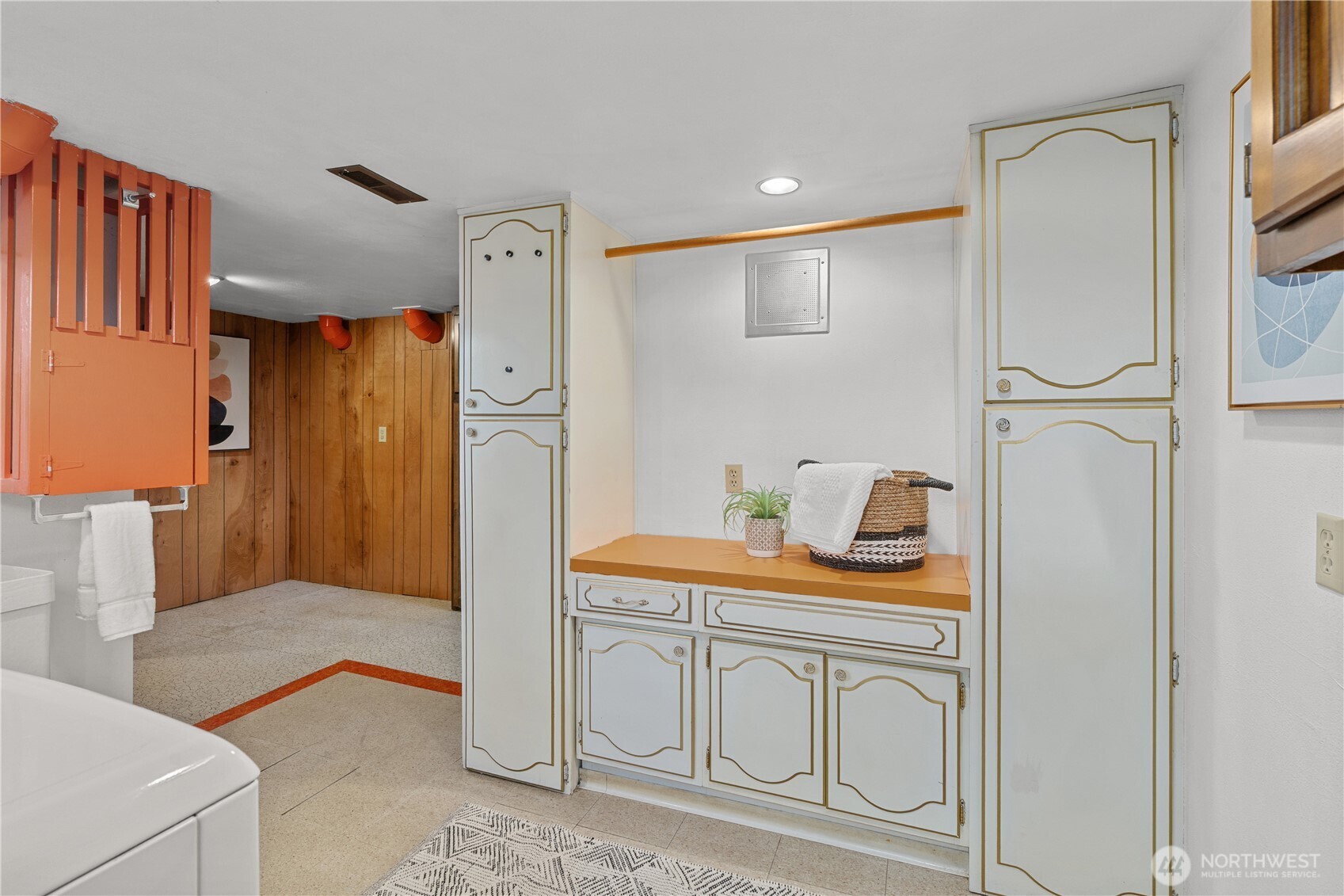 Seattle, Washington 98126, United States, 4 Bedrooms Bedrooms, ,2 BathroomsBathrooms,Residential,Active,177858