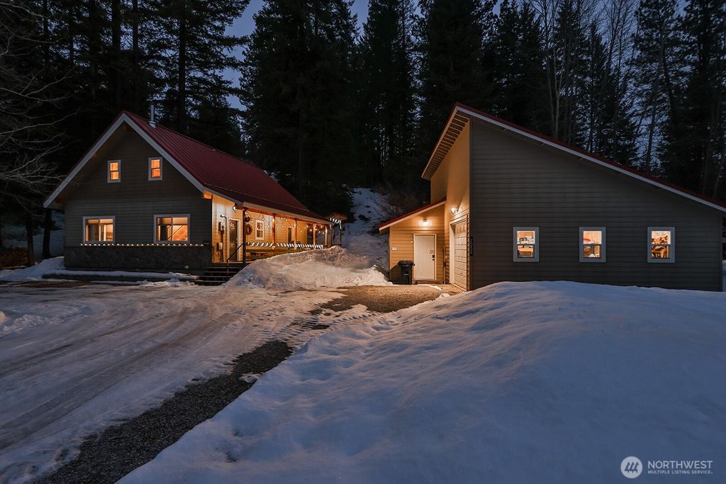 Photo of 2252 Riffle Drive, Leavenworth, WA 98826 (MLS # 2471879)