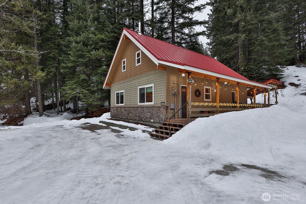 Photo of 2252 Riffle Drive, Leavenworth, WA 98826 (MLS # 2471879)